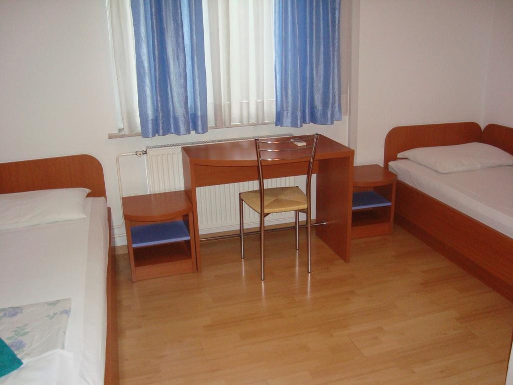 Guesthouse Koprivec Любляна Номер фото